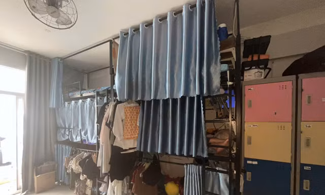 Cận cảnh bên trong khu chung cư bị ‘hô biến’ thành ký túc xá ở TP.HCM