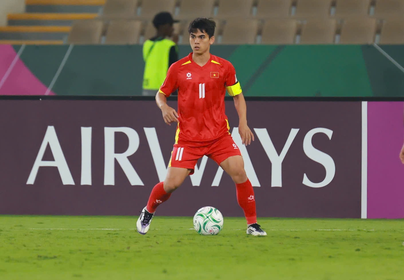 Vượt mặt Đ&igrave;nh Bắc, thủ qu&acirc;n U23 Việt Nam đi v&agrave;o lịch sử c&aacute;c ĐTQG với kỷ lục 'v&ocirc; tiền kho&aacute;ng hậu'