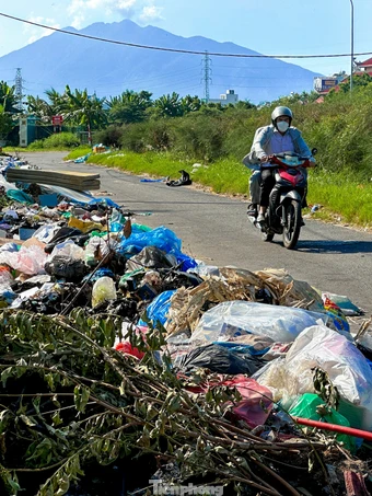Tuyến đường ‘điểm đen’ rác thải giữa lòng Đà Nẵng