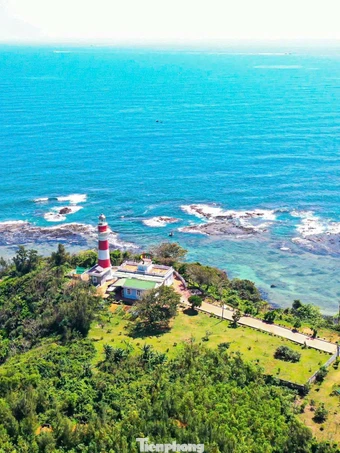 Tọa độ 'săn view' cực chill ở trạm đèn biển Ba Làng An