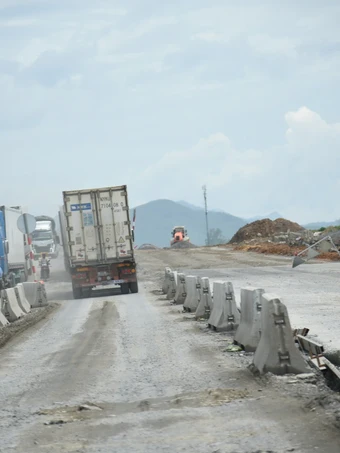 Hình ảnh 11 km cao tốc ở Đà Nẵng bị đốc thúc tiến độ