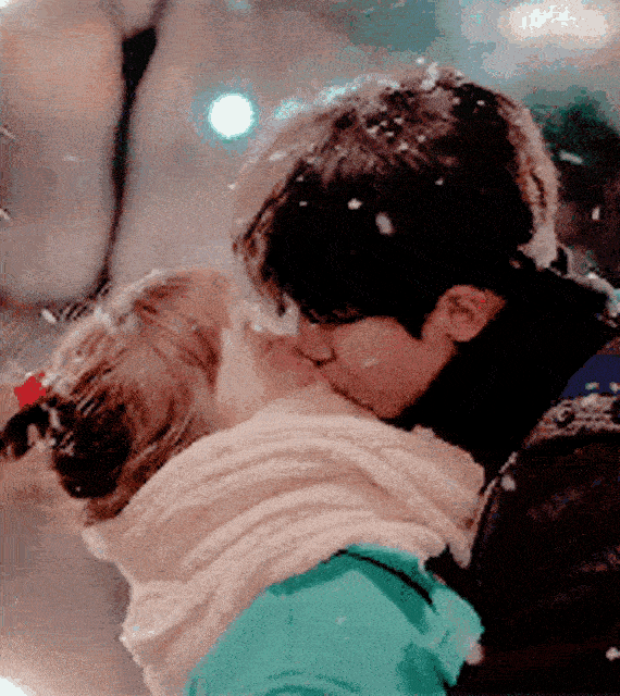 movie-and-tv-kissing-gif.gif