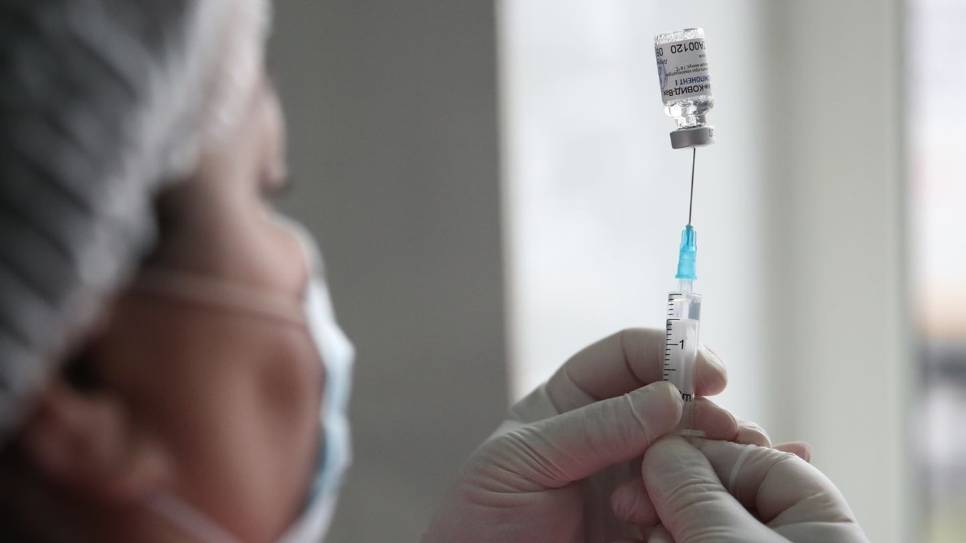 201202115952-vaccine.jpg