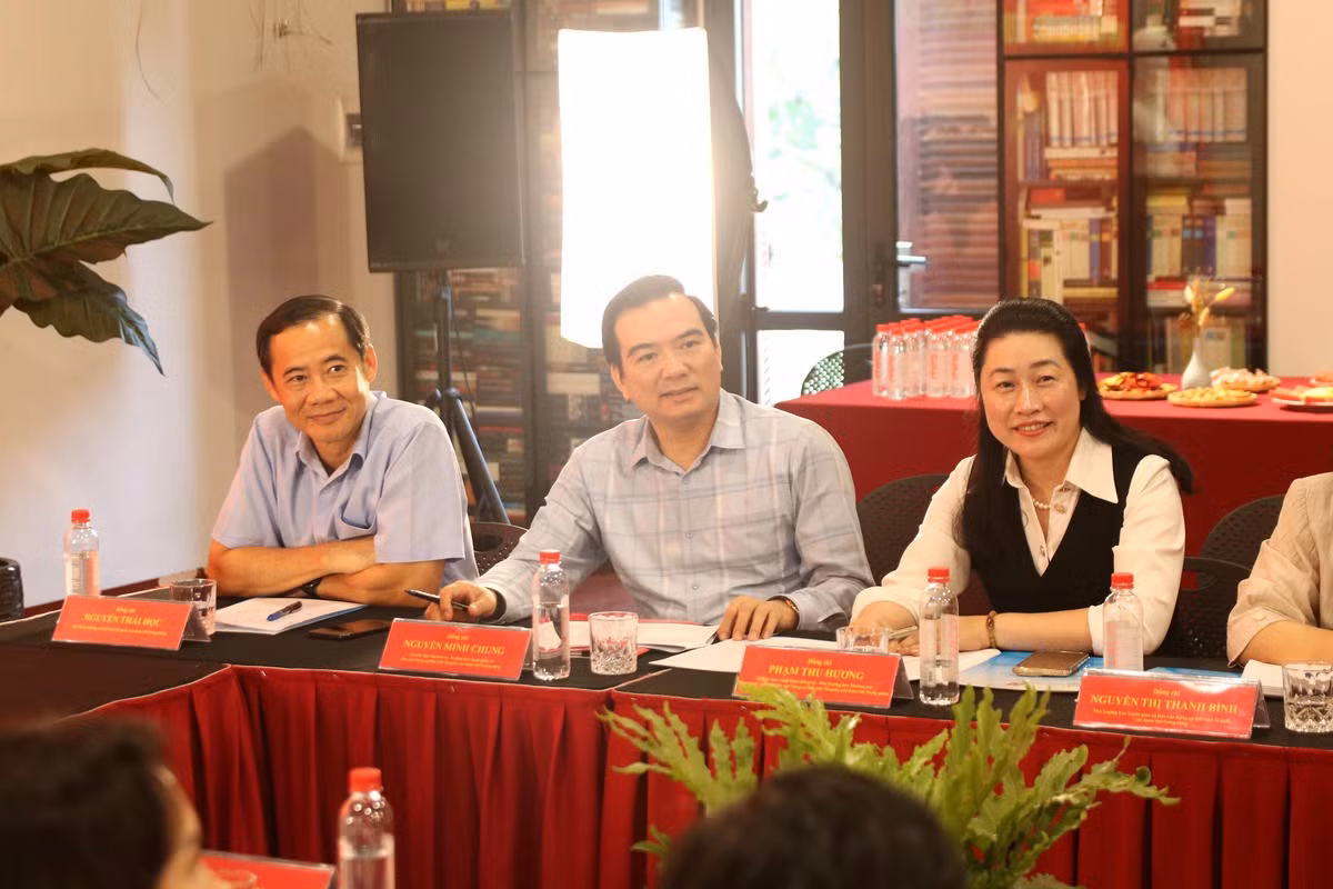 Phó Bí thư Đảng ủy MTTQ, các đoàn thể Trung ương Nguyễn Thái Học và các đại biểu tham dự sinh hoạt chuyên đề.