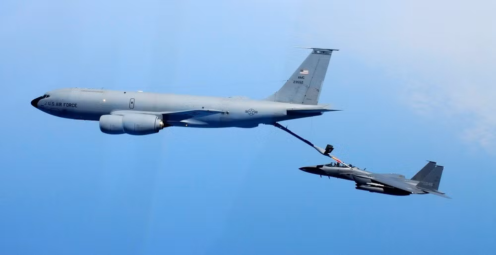 200309-kc-35-refueling-inline-se.jpg
