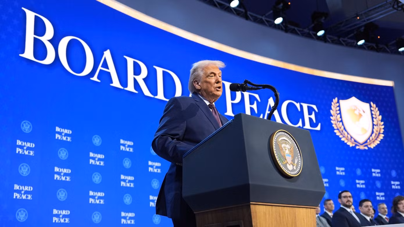 18447403-trump-peace-ap-img.jpg