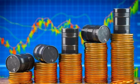 Thế giới 'nín thở' trước diễn biến giá vàng, dầu thô 