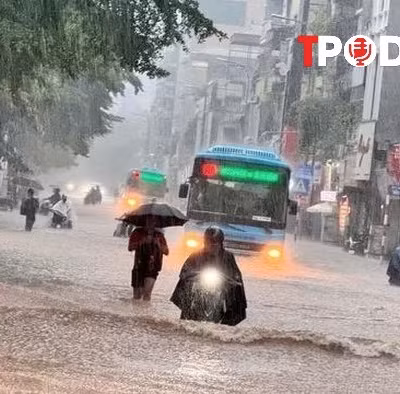 NÓNG 3/10: Hai kịch bản bão Matmo đổ bộ vào nước ta