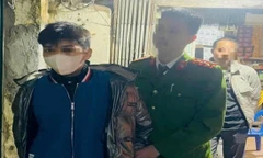 Hà Nội: Cảnh sát truy đuổi, khống chế kẻ cướp giật điện thoại trên phố