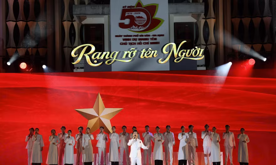 Cầu truyền hình đặc biệt 50 năm Ngày thành phố Sài Gòn - Gia Định mang tên Bác
