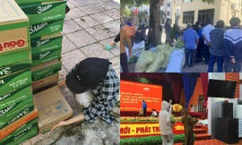 Đội tình nguyện Khát vọng xanh Đức Thọ sẻ chia với bà con chịu ảnh hưởng bão số 10