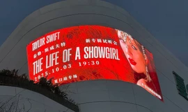 Swifties châu Á "tất tay" ủng hộ album The Life of a Showgirl của Taylor Swift 