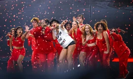 Số tiền Taylor Swift dành cho vũ công tại The Eras Tour: Một bước thành triệu phú
