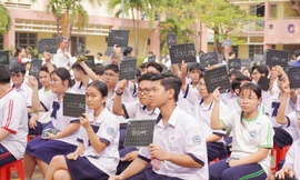 Teen THPT Long Trường thi Rung Chuông Vàng vui đỉnh nóc với bộ câu hỏi liên môn