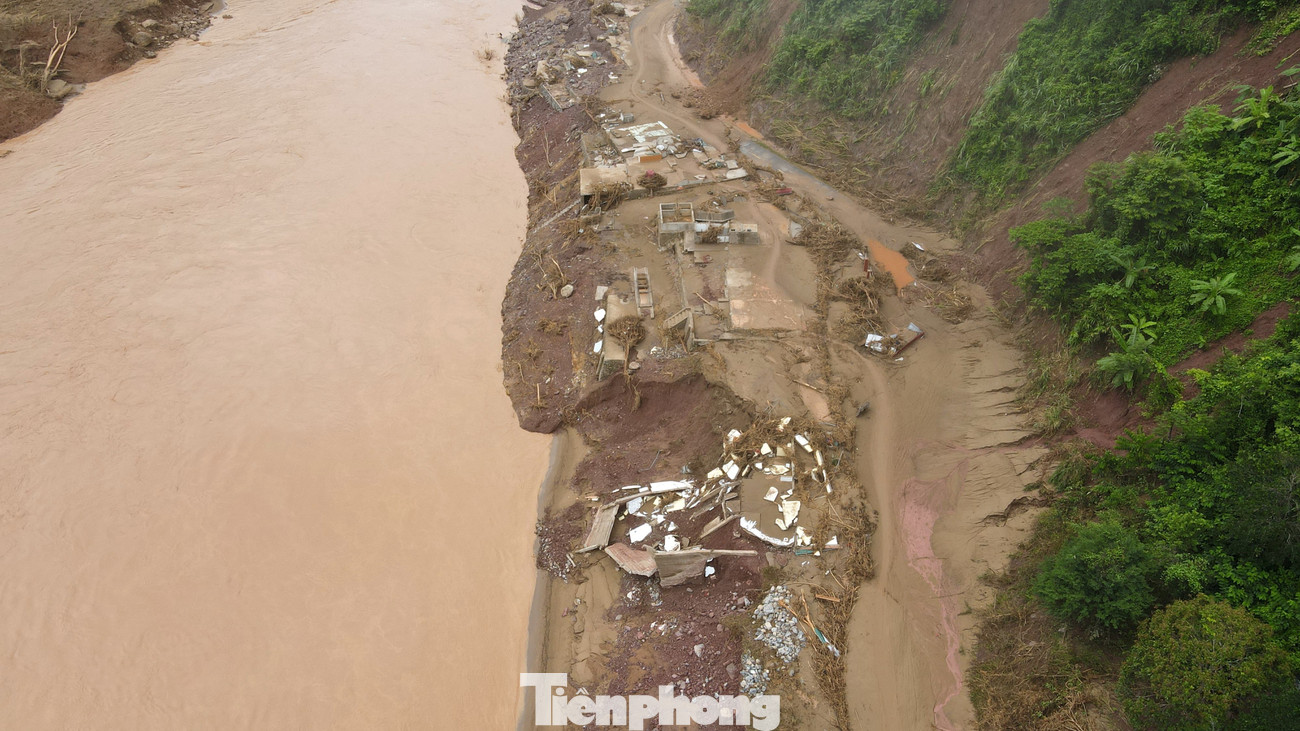 Nhiều đoạn quốc lộ 16 biến mất hoàn toàn. tp-5.jpg