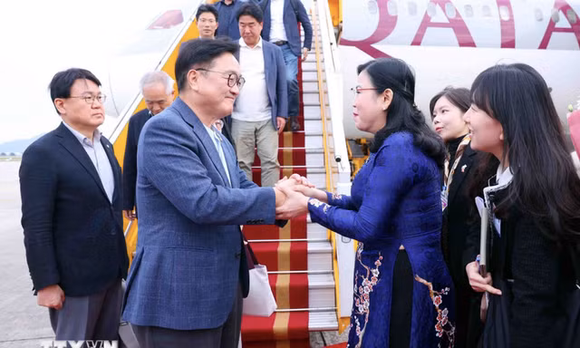 Chủ tịch Quốc hội Hàn Quốc và Phu nhân thăm chính thức Việt Nam
