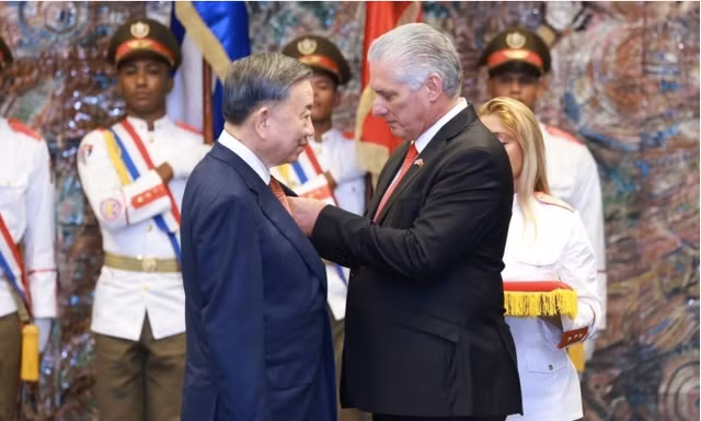 Quan hệ đặc biệt Việt Nam - Cuba vững vàng qua thử thách
