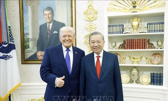 Kết quả quan trọng từ chuyến dự khai mạc Hội đồng Hoà bình về Gaza của Tổng Bí thư 