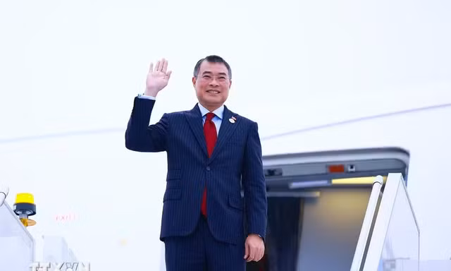 Thủ tướng Lê Minh Hưng về đến Hà Nội, kết thúc thành công chuyến công tác tại Nga