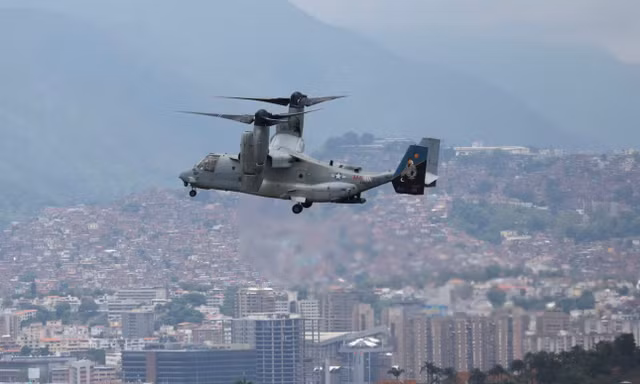Quân đội Mỹ tập trận trên bầu trời thủ đô Venezuela