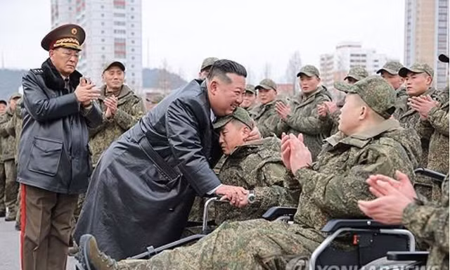 Ông Kim Jong Un khen ngợi những binh lính củng cố ‘liên minh bất khả chiến bại’ với Nga