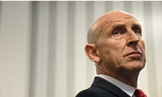 Bộ trưởng Quốc phòng Anh John Healey. (Ảnh: Reuters)