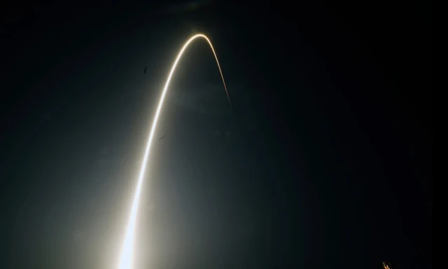 Nghi vấn tạo 'mưa bi' nhắm vào chòm vệ tinh của tỷ phú Elon Musk 