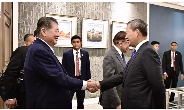 Thái Lan và Campuchia đồng ý ngừng bắn vô điều kiện
