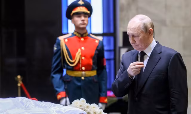 Tổng thống Nga Putin viếng bạn học cũ