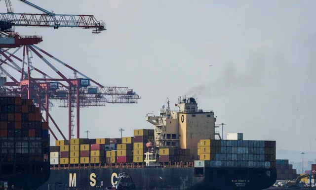 Mỹ vô hiệu hóa các mức thuế đối ứng sau phán quyết của Tòa án Tối cao