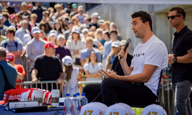 Xung quanh vụ ám sát Charlie Kirk rúng động nước Mỹ
