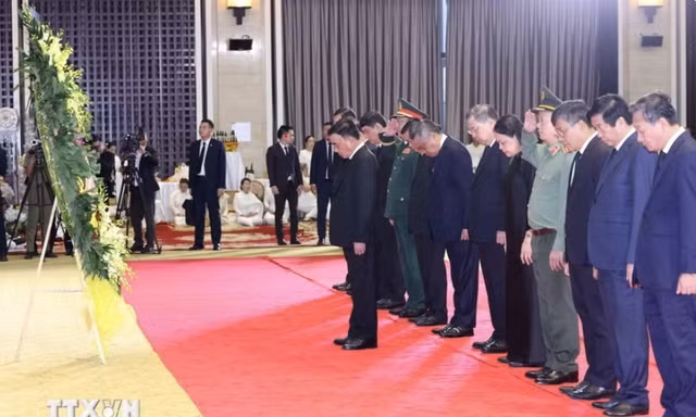 Thường trực Ban Bí thư Trần Cẩm Tú chia buồn với Tổng Bí thư, Chủ tịch nước Lào