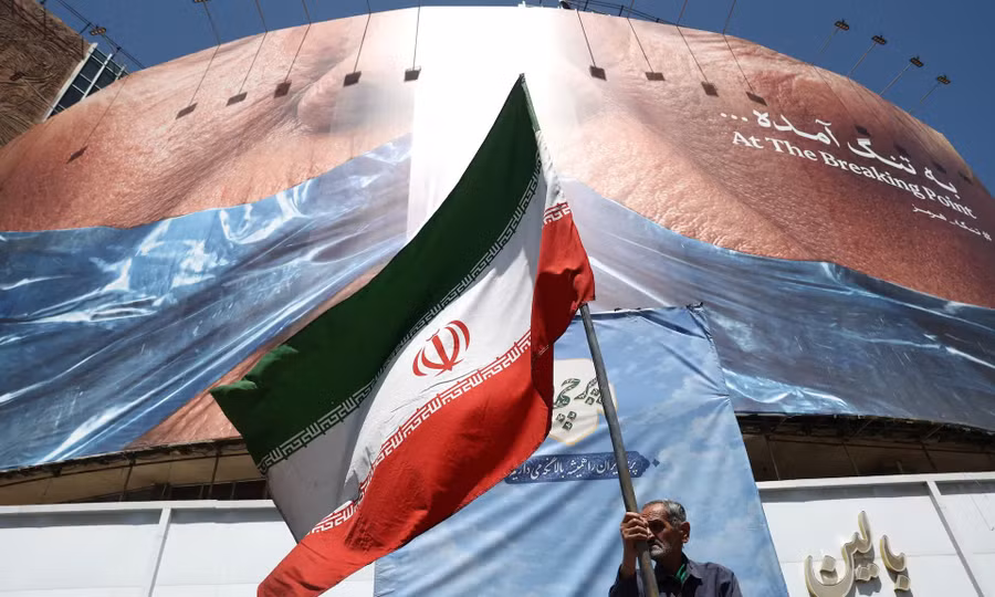 Xung đột chưa ngã ngũ, quan chức Mỹ - Iran khẩu chiến trên mạng xã hội