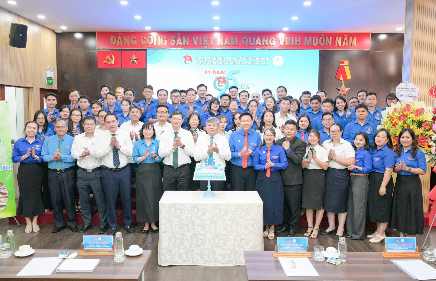 doan-thanh-nien-vrg-to-chuc-ky-niem-95-nam-ngay-thanh-lap-doan-tncs-ho-chi-minh.jpg
