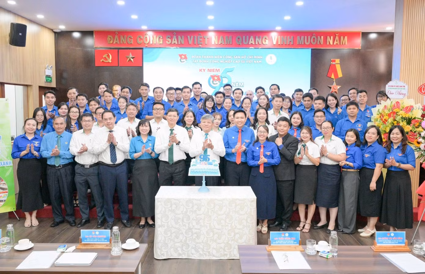 doan-thanh-nien-vrg-to-chuc-ky-niem-95-nam-ngay-thanh-lap-doan-tncs-ho-chi-minh.jpg