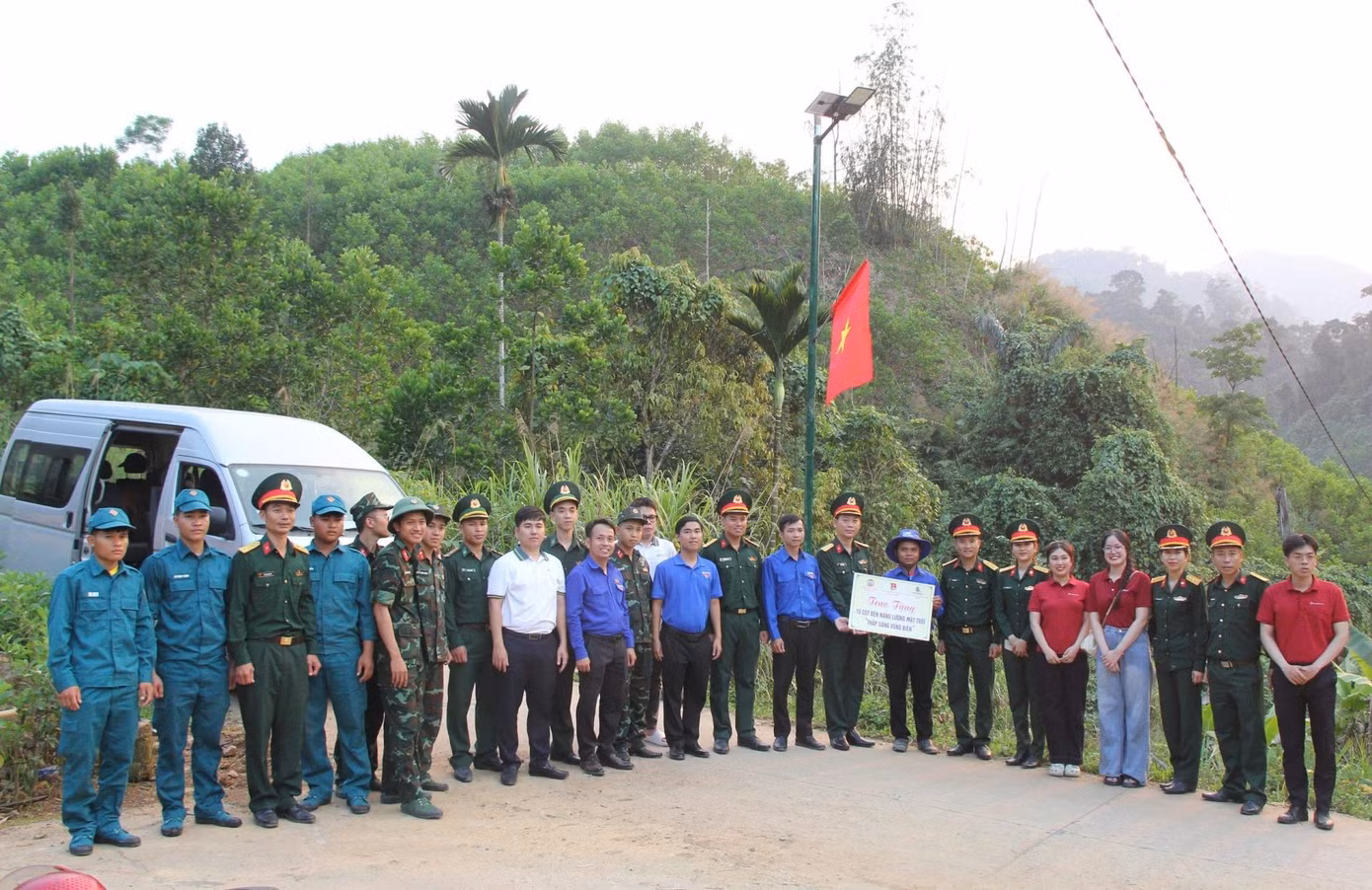 doan-thanh-nien-vrg-phoi-hop-to-chuc-chuong-trinh-thang-ba-bien-gioi.jpg