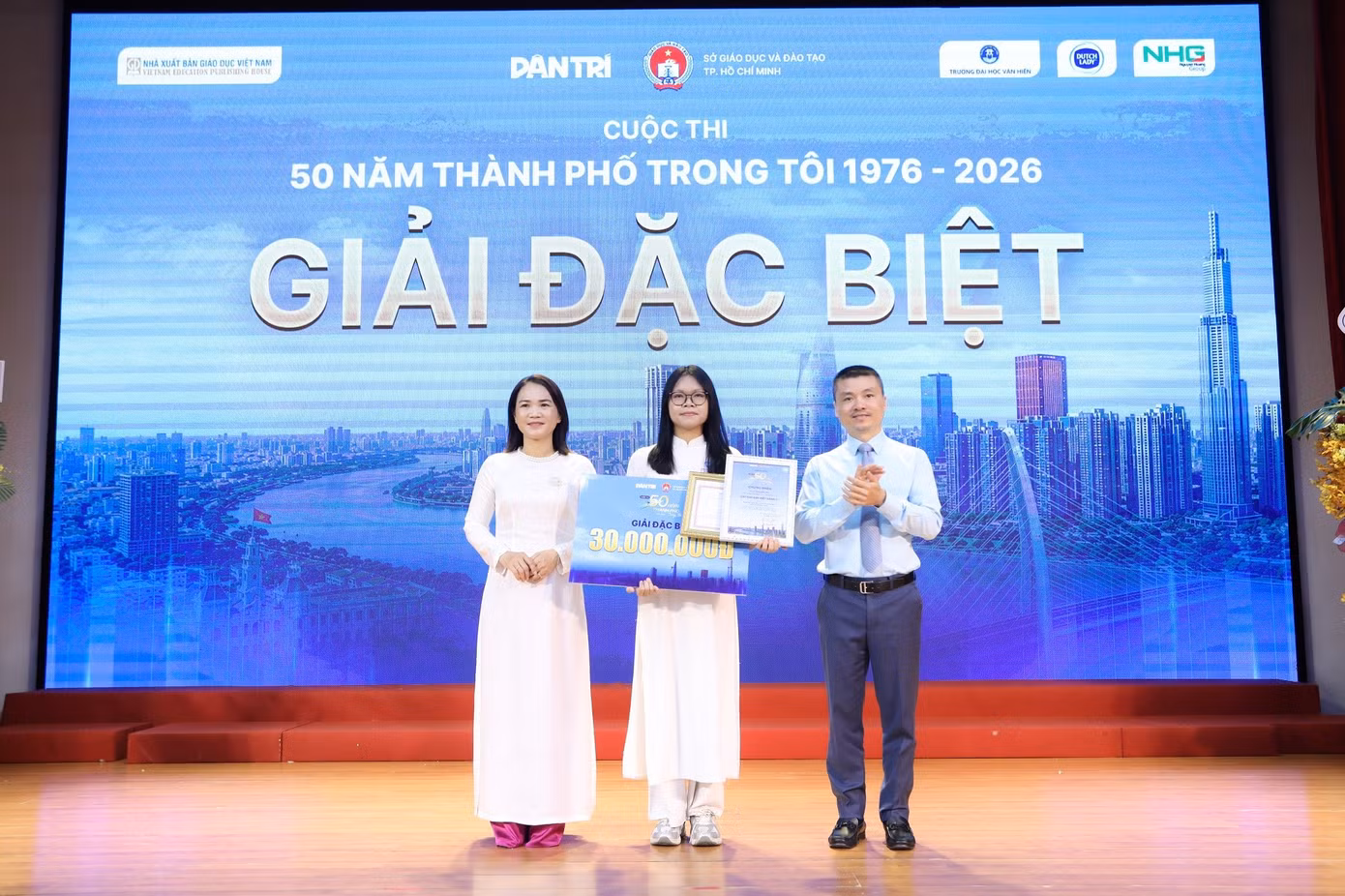 traogiai-50namtptrongtoi-baoquyenimg-0314.jpg