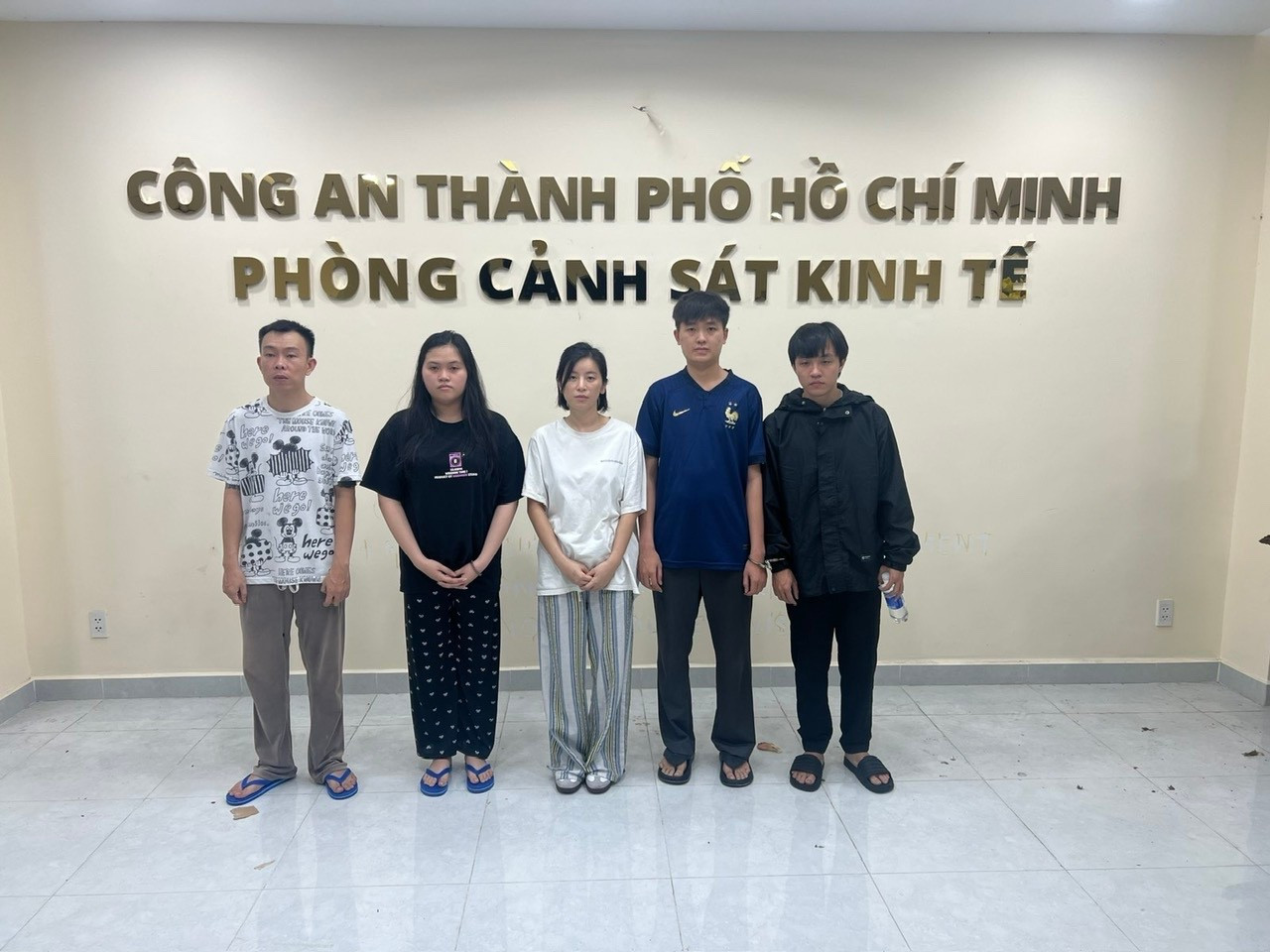 Miss Audition Ngọc Anh (giữa) cùng các đồng phạm. khi-cuoi-lava.jpg