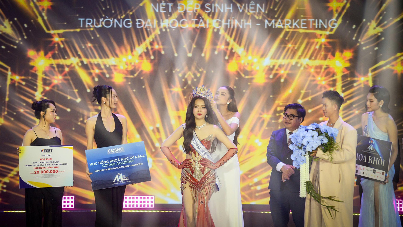 Khoảnh khắc Ngọc Huyền đăng quang, trở thành tân Hoa khôi UFM 2025 z7181288468260-a071c90a8102595bbd757f8c771d4b86.jpg