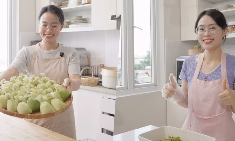 Dám nghĩ dám làm, nữ thạc sĩ từ bỏ 'lộ trình trong mơ' để tạo nên căn bếp 'triệu view'