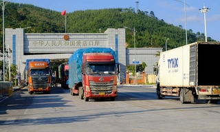 Hàng hóa qua cửa khẩu Lạng Sơn. Ảnh: H.N