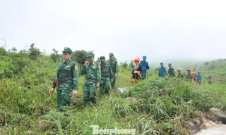 Lực lượng Biên phòng và dân quân, nhân dân Lạng Sơn phối hợp tuần tra biên giới. Ảnh: B.P