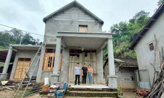 Xây dựng nhà cho hộ nghèo ở Lạng Sơn. 