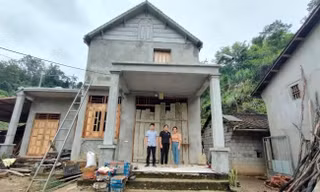 Xây dựng nhà cho hộ nghèo ở Lạng Sơn. 