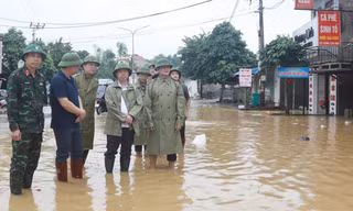 Lãnh đạo tỉnh Lạng Sơn đến hiện trường xảy ra sự cố vỡ đập và kiểm tra công tác phòng chống lũ tại xã Thất Khê, Tràng Định. 