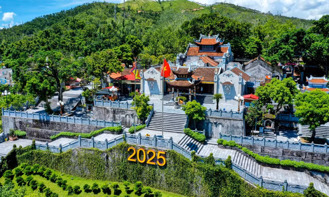 Khám phá ngôi Đền nổi tiếng linh thiêng ở Quảng Ninh
