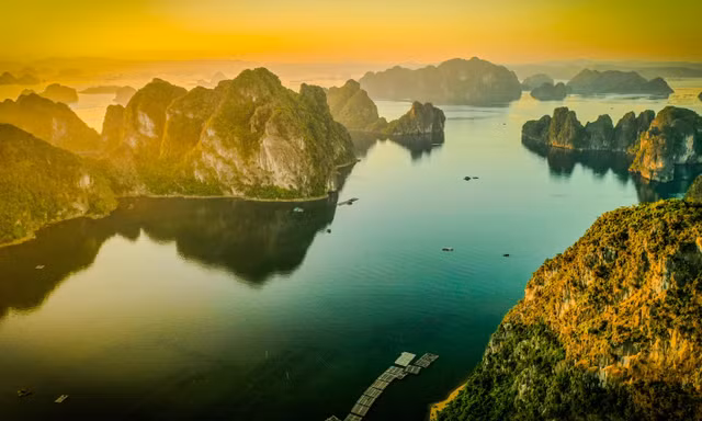 Khác biệt ở vịnh Bái Tử Long 