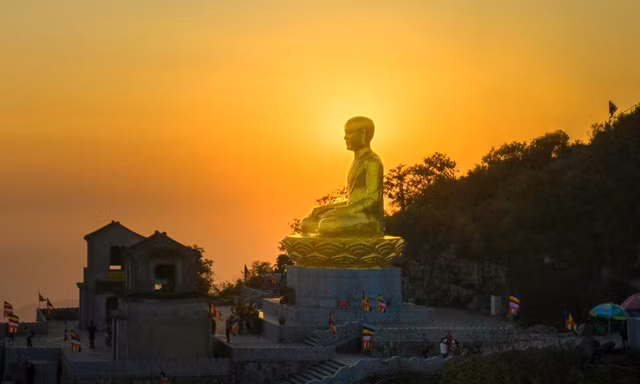 Mê mẩn sắc thu trên non thiêng Yên Tử
