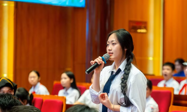 Lãnh đạo tỉnh Quảng Ninh đối thoại truyền cảm hứng với Gen Z