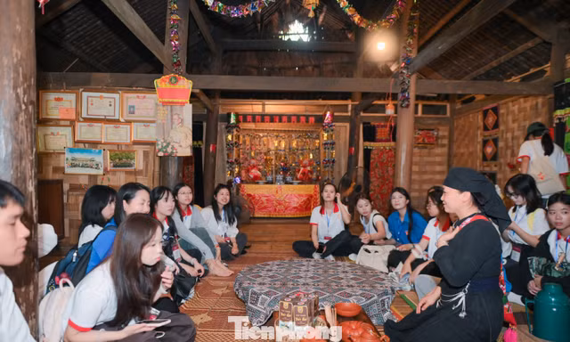 Đại biểu Hành trình Đỏ tham quan, học tập tại Thái Nguyên